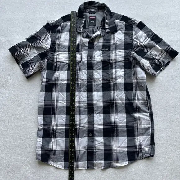 Wrangler Men Large Black Plaid Outdoor Short Sleeve Shirt with UPF 40 Protection - Picture 11 of 14